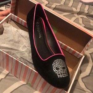 Size 6 flats